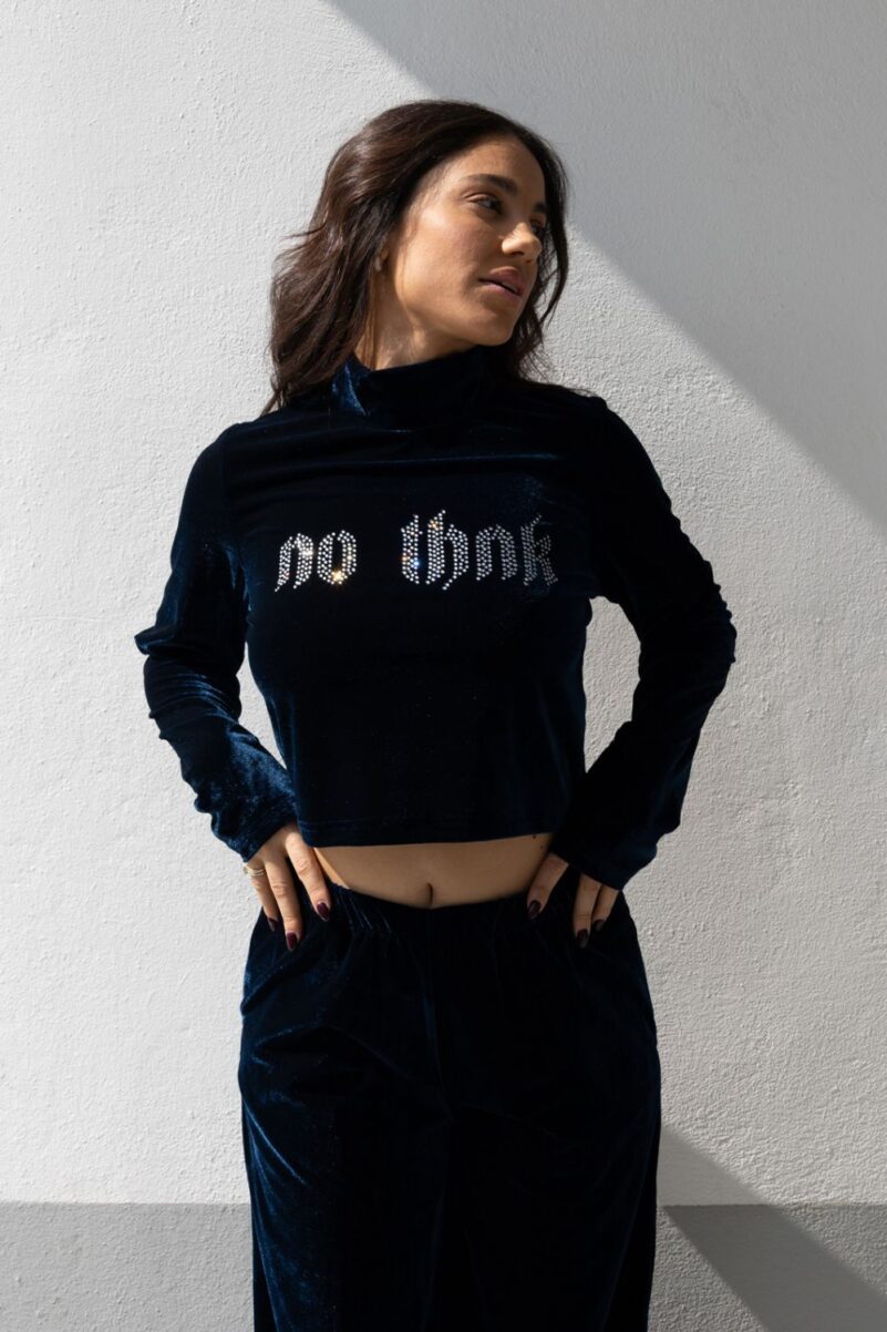 Nothinkin Logo Strass Cropped Velvet Queen Μπλε - Image 2